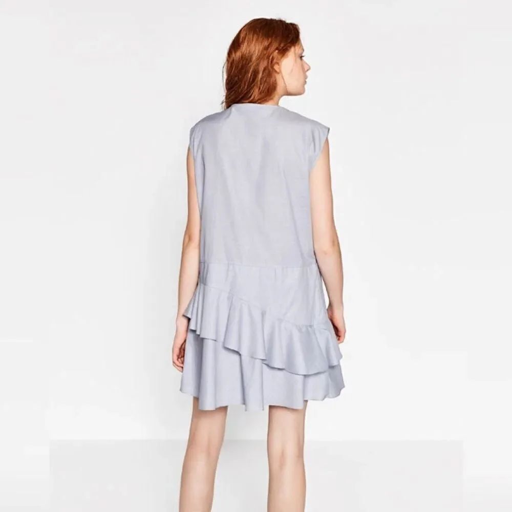 ✨DRESS WITH FRILLED SKIRT✨ - Picture 2 of 6
